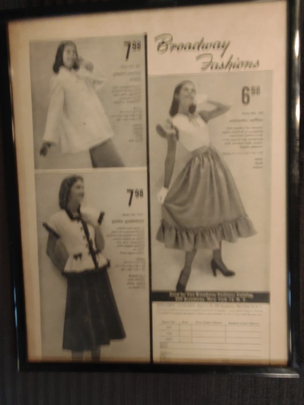 11x9 FRAMED VINTAGE FASHION AD
