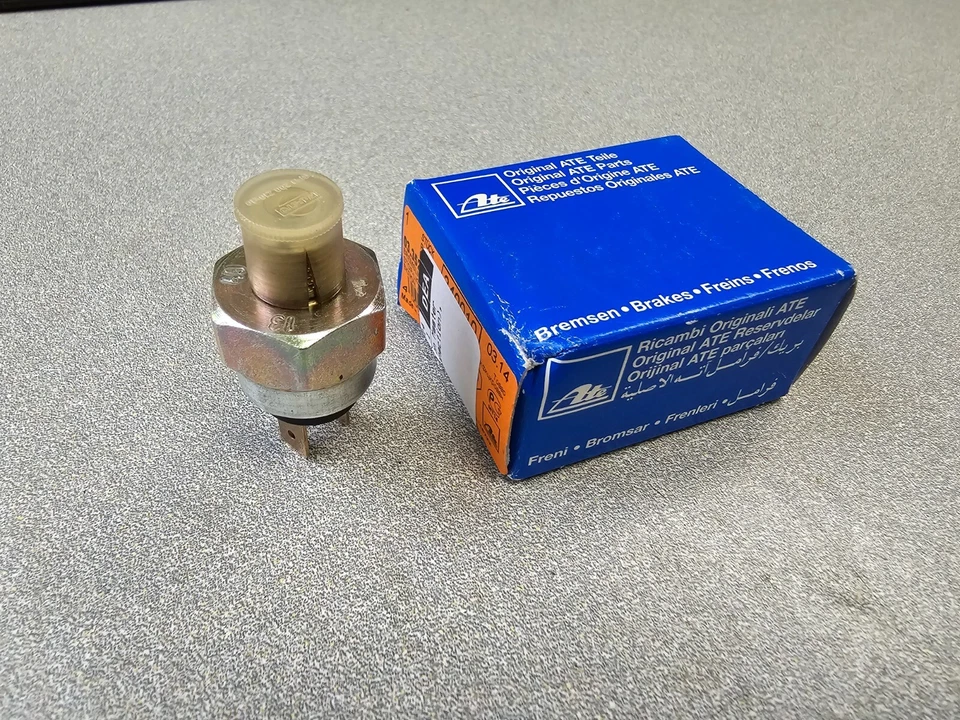 NUEVO ORIGINAL ATE PORSCHE 911 912 FRENO CILINDRO MAESTRO INTERRUPTOR ADVERTENCIA 2 POSTES Foto 2 de 4