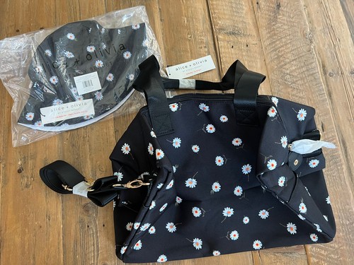 NWT Alice + Olivia Daisy Print Duffel 