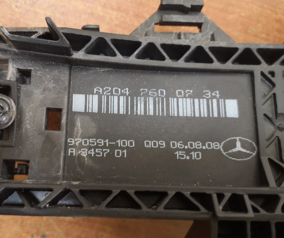 SOPORTE MANIJA PUERTA EXTERIOR DELANTERO MERCEDES-BENZ C220 PASS-SIDE A2047060734 Foto 3 de 3