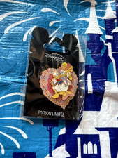 Disney Pin Trading Daisy