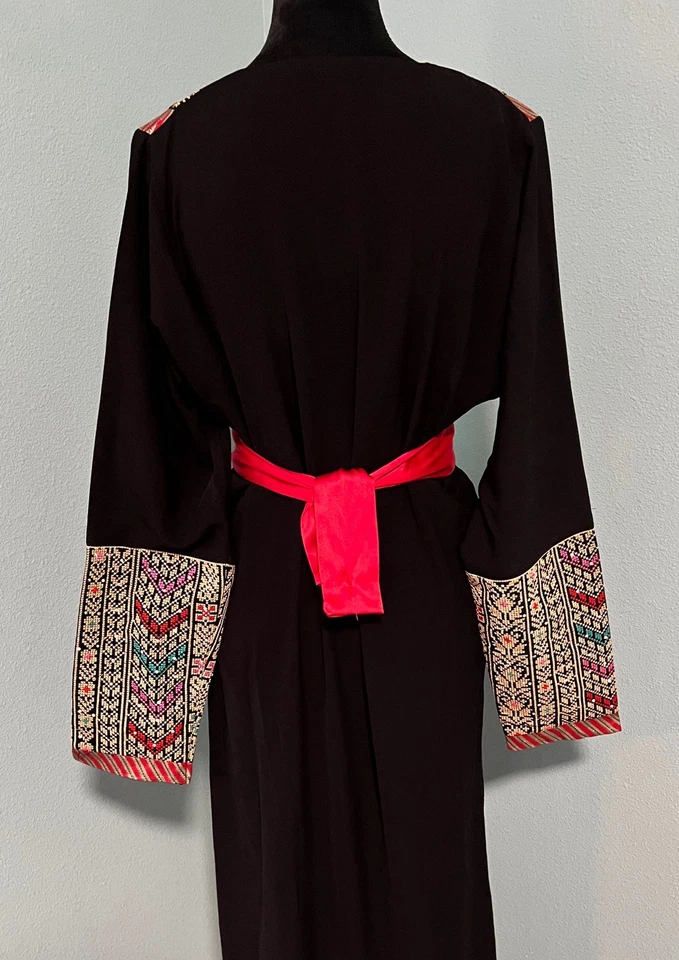 Palestinian traditional dress embroidered. (without belt) - Image 2 of 3
