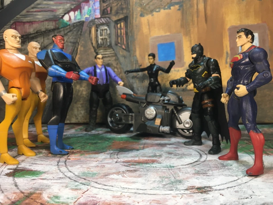 Lote de figuras de acción DC Universe Liga de la Justicia Lex Luther Sinistro Batman Superman Foto 2 de 4