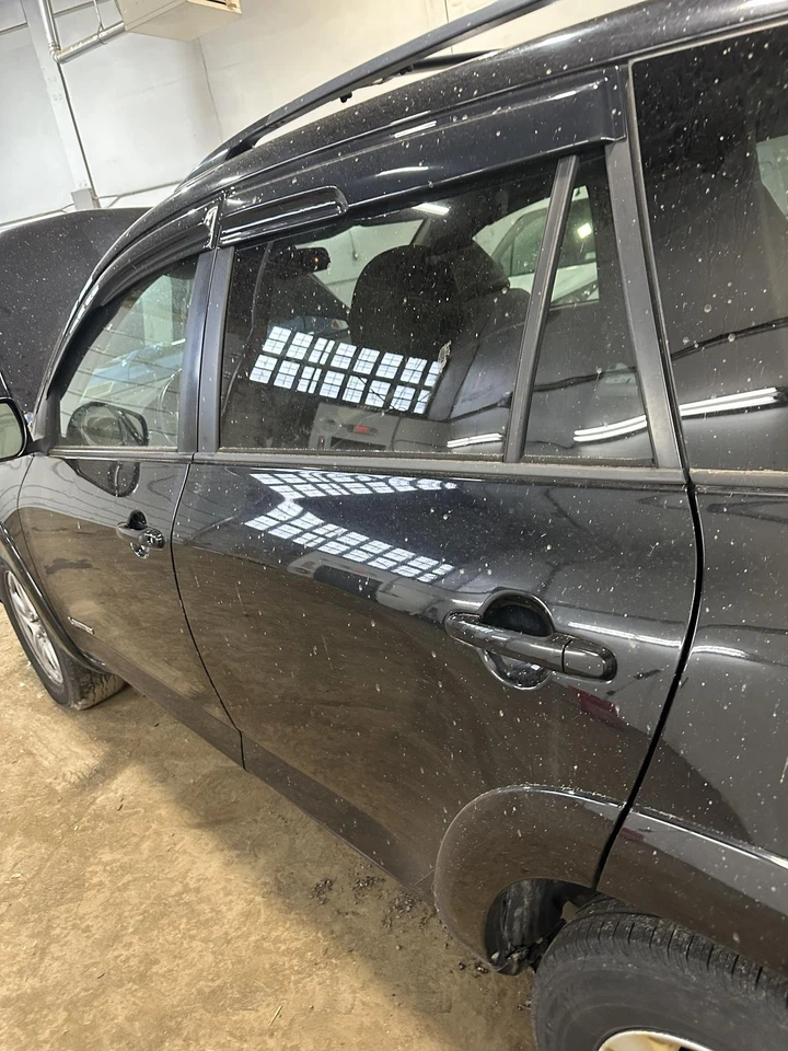 Used Rear Left Door Assembly Rear Side fits: 2012 Toyota Rav4 electric windows p - Image 3 of 4