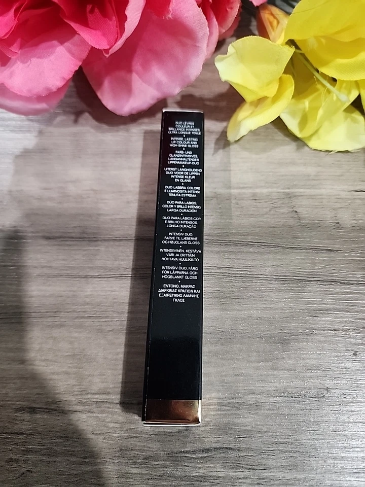 Color de labios líquido ultrawear Le Rouge Duo rojo fresa Chanel 54 nuevo en caja  Foto 2 de 4