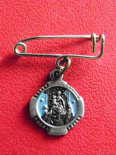 Pette Broche vntage relgeuse de Lourdes en plastque | Etsy