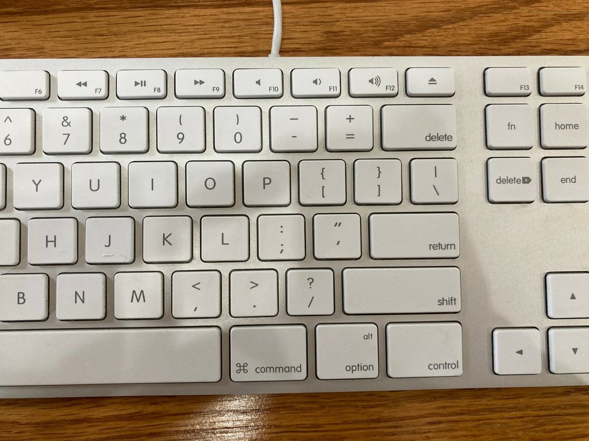 Apple A1243 MB110LL/A Wired Aluminum Keyboard w/ Numeric Keypad 