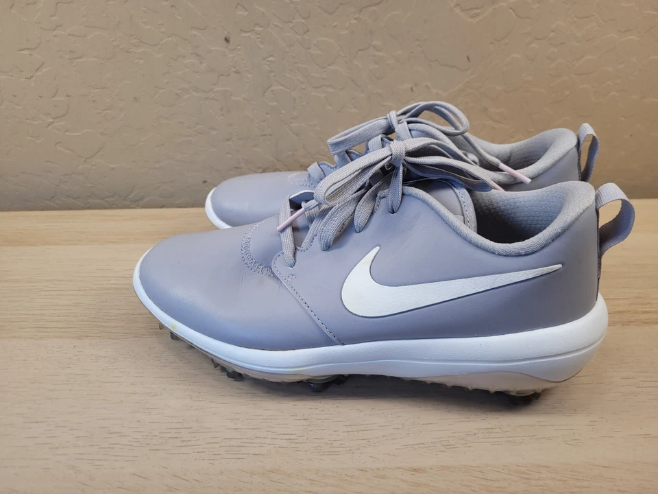 Zapatos de golf Nike Roshe G Tour grises blancos AR5582-002 para mujer talla 7 usados en excelente estado Foto 2 de 4