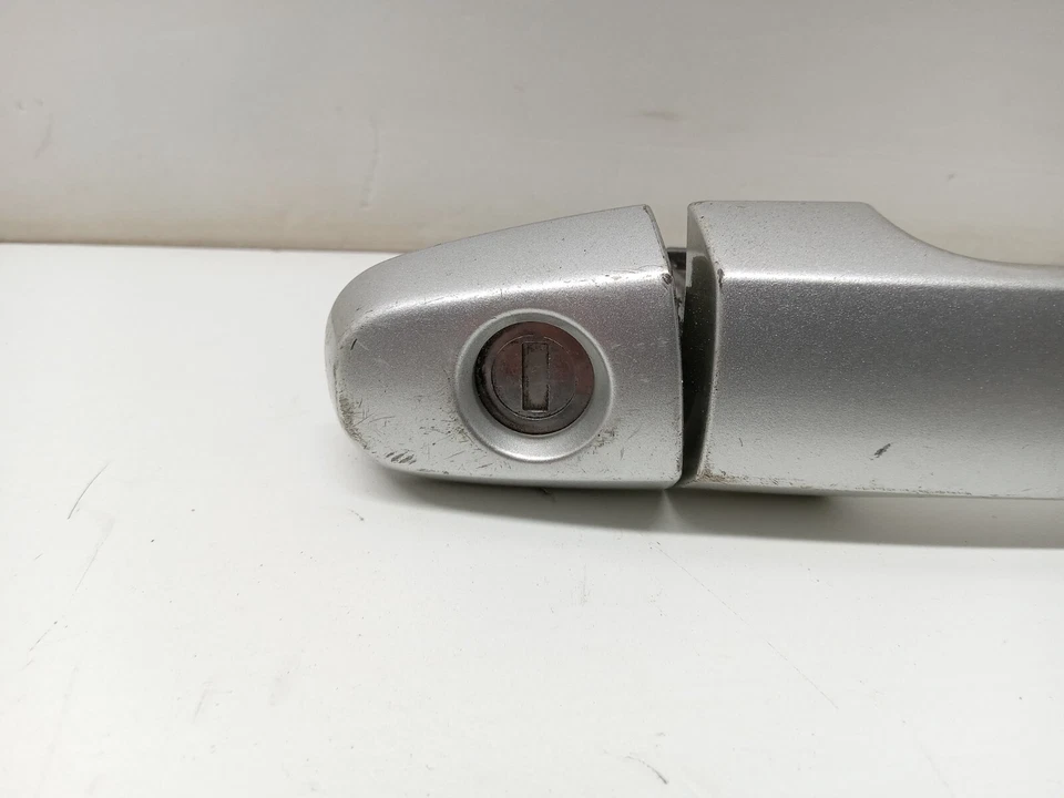 2001-2007 TOYOTA HIGHLANDER FRONT RIGHT OUTSIDE DOOR HANDLE OEM, 129-51386 - Image 4 of 4