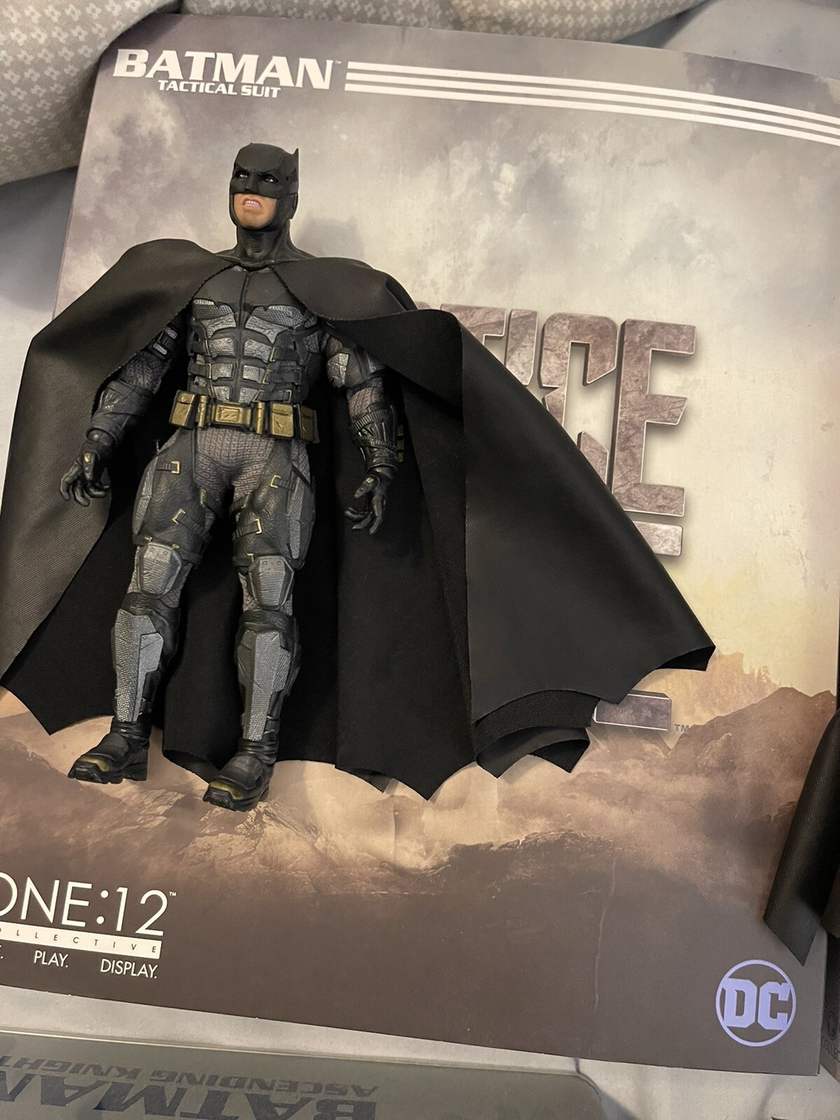 上品なスタイル 非常に良い MezcoおもちゃOne : 12?Collective DC