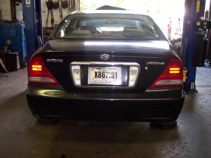 Bolsa de aire de volante usada se adapta a: 2004 Suzuki Verona volante grado A Foto 2 de 4