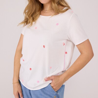 LIEBLINGSSTÜCK  lässiges T-Shirt mit kleinen Stickereien in Offwhite  NEU