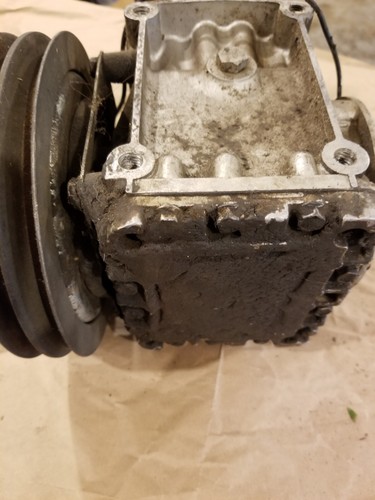Original 1968 Ford truck F100 YORK Air Conditioning Compressor Pump - Picture 7 of 11