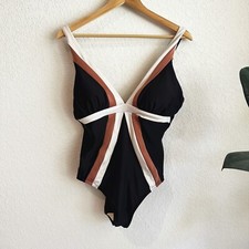 Miraclesuit Womens Spectra Trilogy One-Piece Swimsuit Size 14 Padded Bra Beach