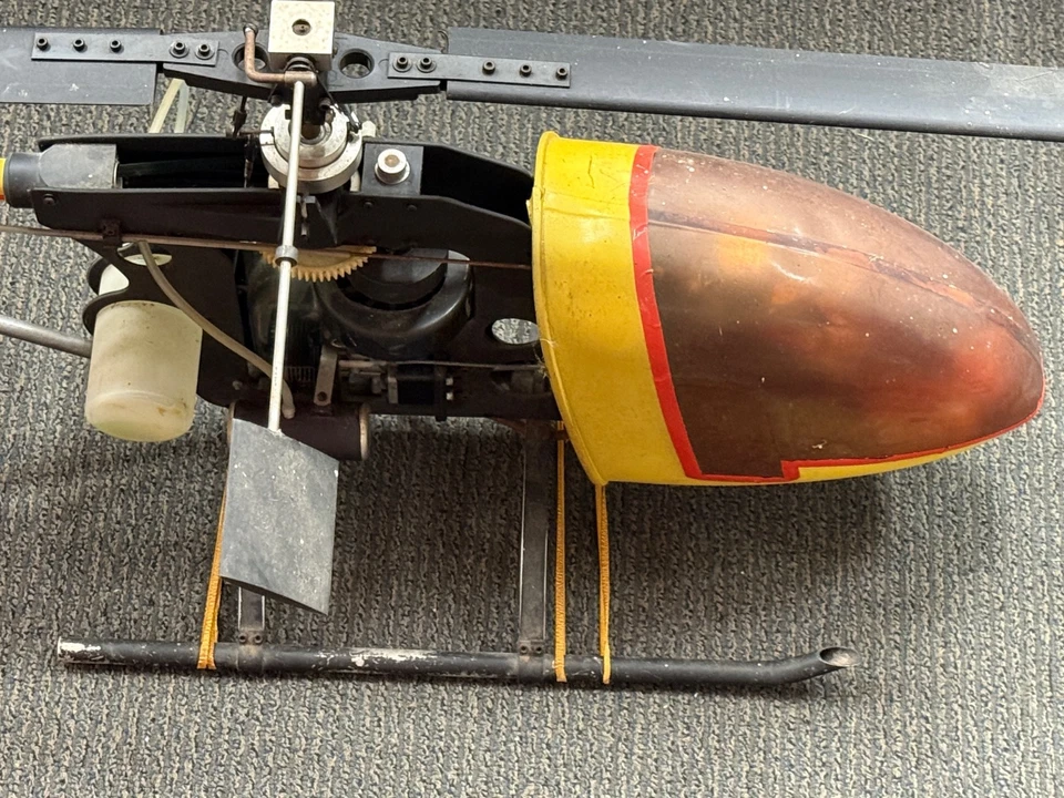 Excellent Vintage Super Mantis Gas RC Helicopter With OS Max Engine - Image 4 of 4