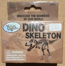 Geo Central Dinosaur Skeleton Excavate Assemble Kit. E2