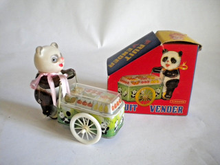 Giant Panda Fruit Vender MS742 anni 60 porcellana rossa latta giocattolo in scatola shanghai