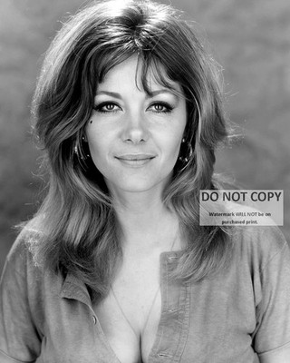 ACTRESS INGRID PITT - 8X10 PUBLICITY PHOTO (SP-457)
