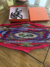 Herm s Parmi les Fleurs Je Compte les Heures Pleated Plisse 100 silk Scarf