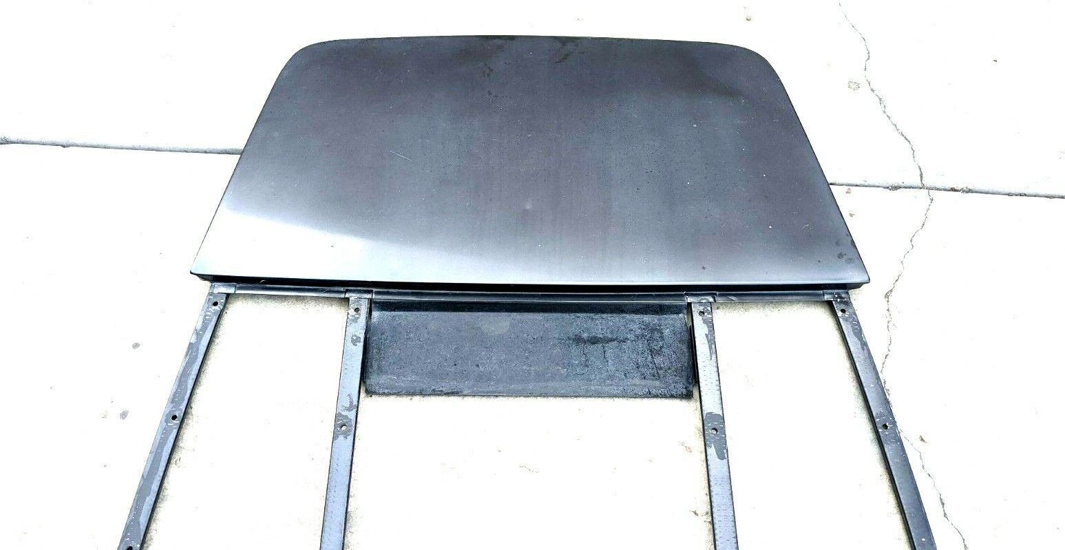 FERRARI 348 PARTS ENGINE LID COVER good condition 62216500