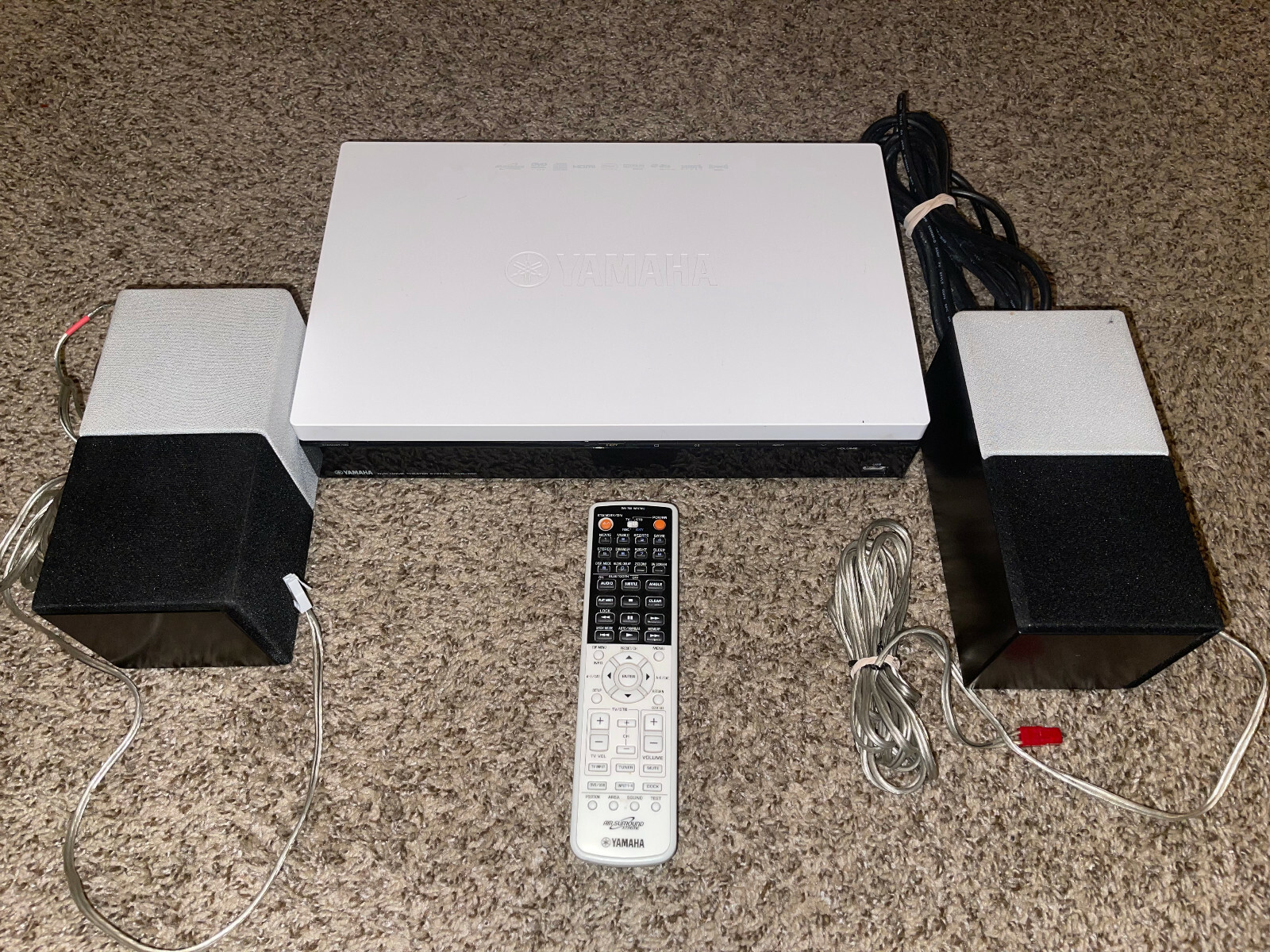 YAMAHA DVR700 W/ DVX700 SUBWOOFER HOME THEATHER SYTEM. SUPER RARE