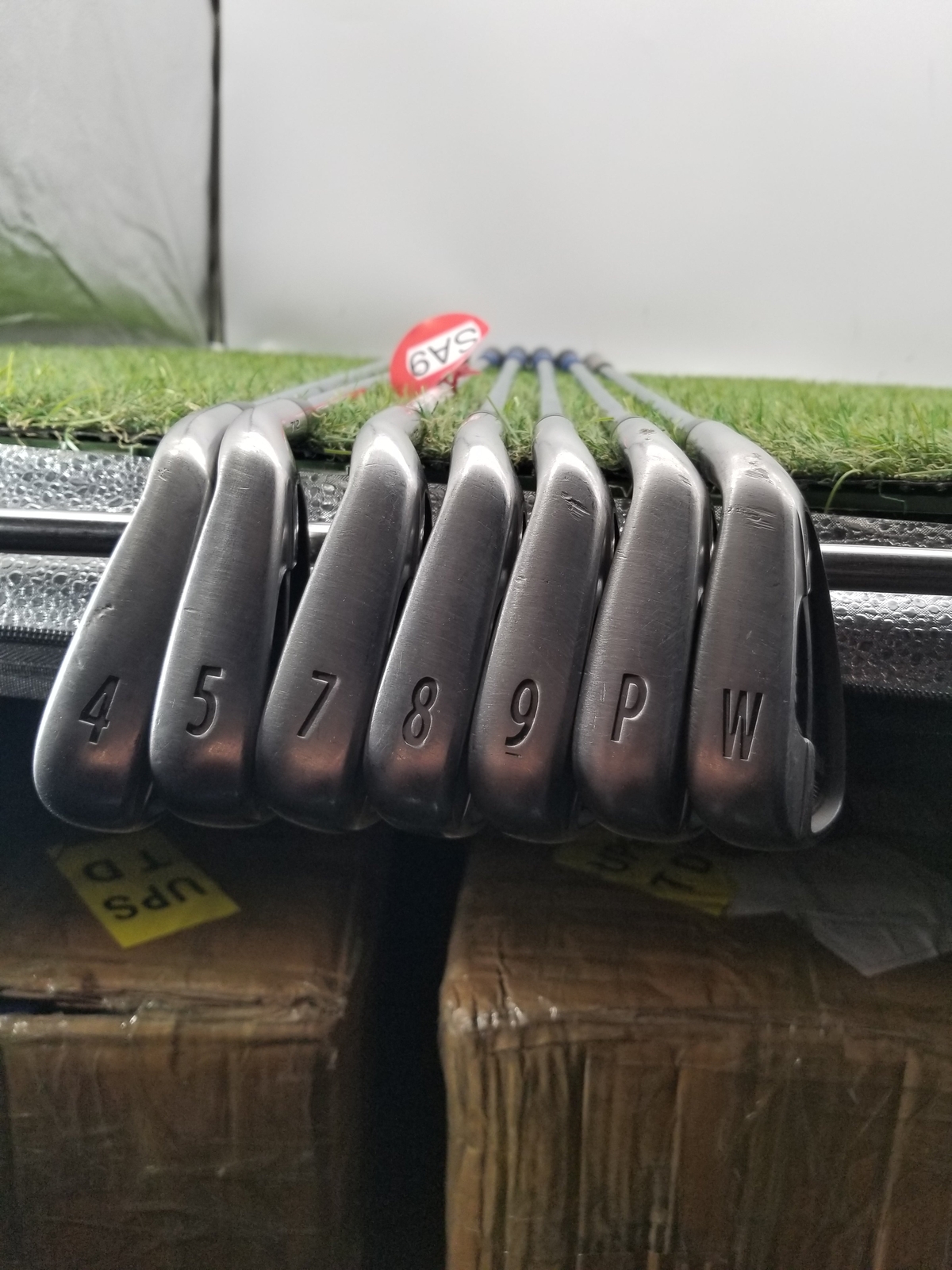2011 TITLEIST 712 AP1 IRON SET 4PW REGULAR TT DYNALITE GOLD XP R300