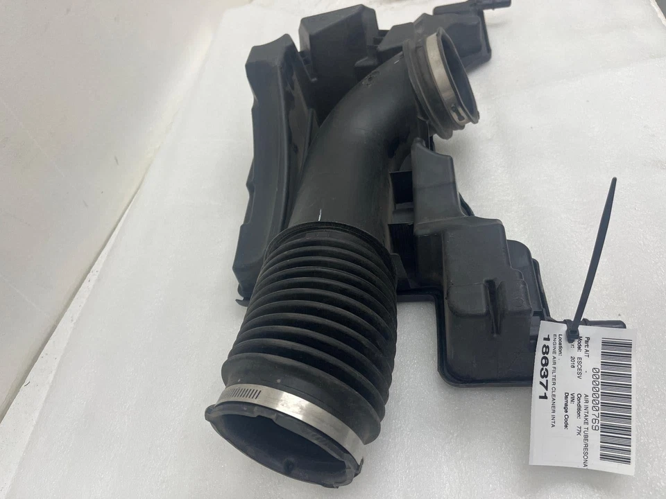 2015-2020 CADILLAC ESCALADE ESV ENGINE AIR FILTER CLEANER INTAKE TUBE *SEE PICS* Foto 2 de 4
