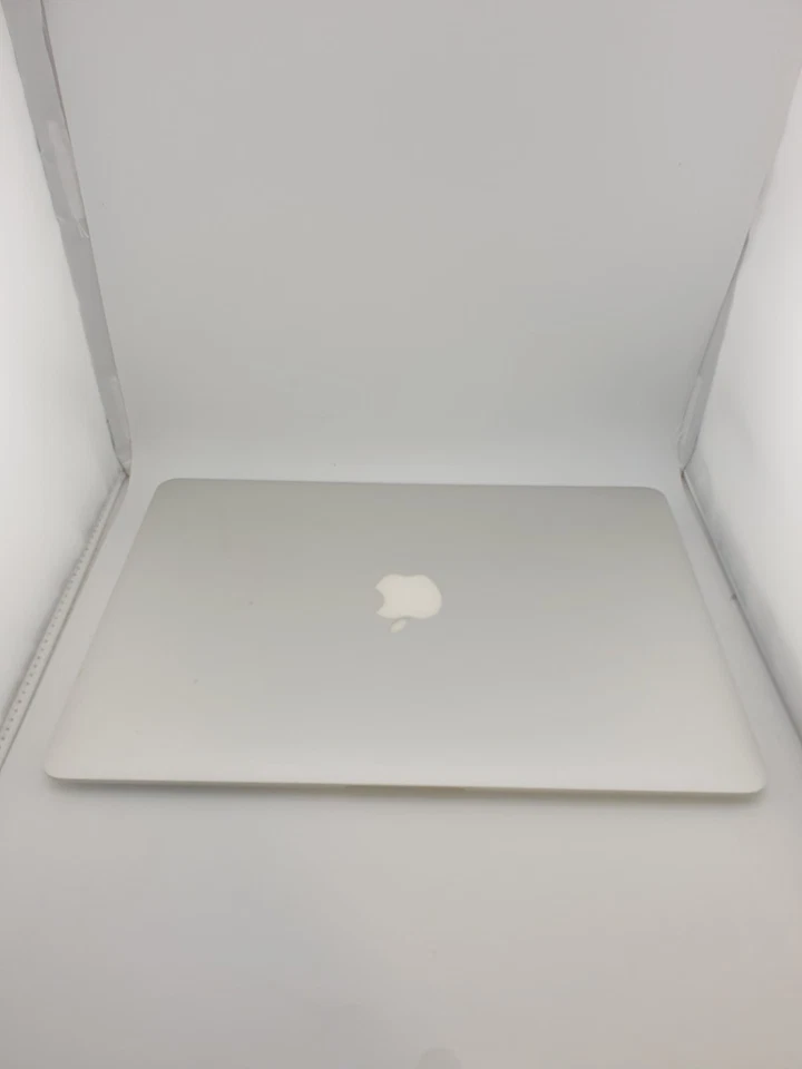 Apple MacBook Air 13” Mid 2012 Intel i5 1.80GHz 4GB RAM 128GB SSD - Image 2 of 4