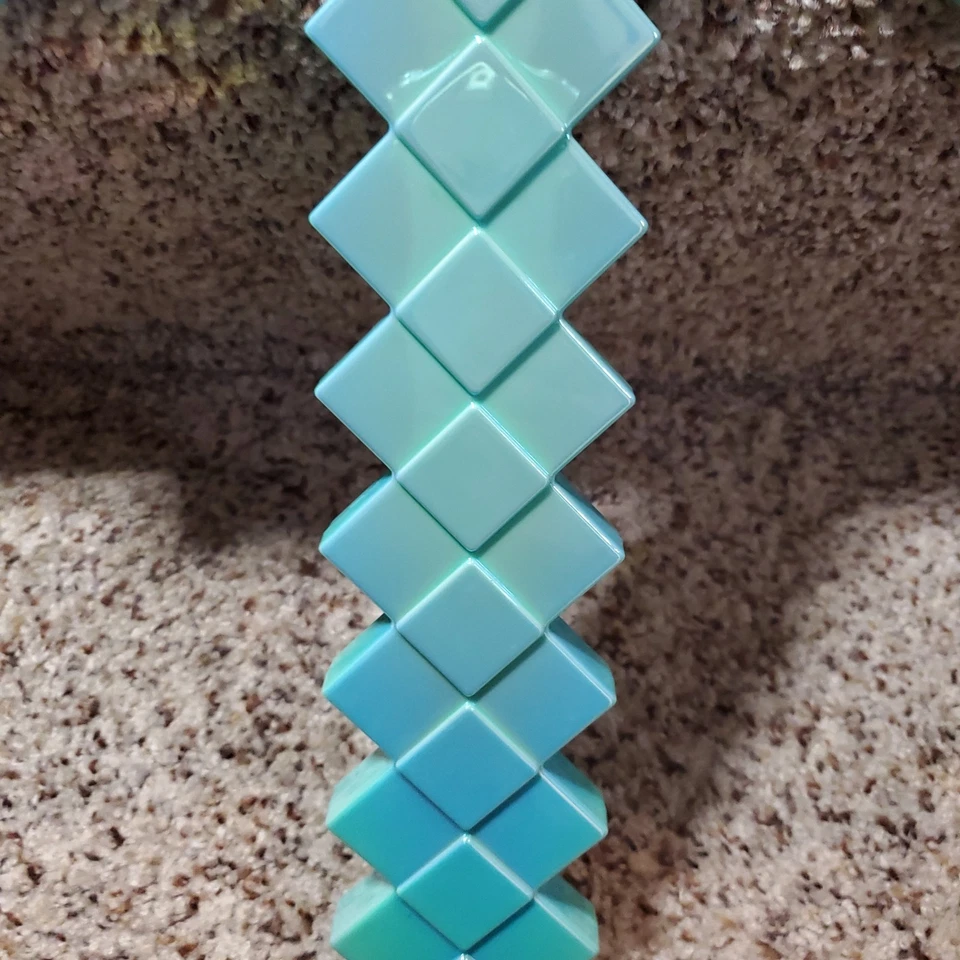 2025 Disfraz Minecraft Azul Teal Verde Pico Iridiscente Juguete de Halloween Mojang Foto 3 de 4