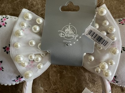 Disney BaubleBar Minnie Mouse Mother display picture 1