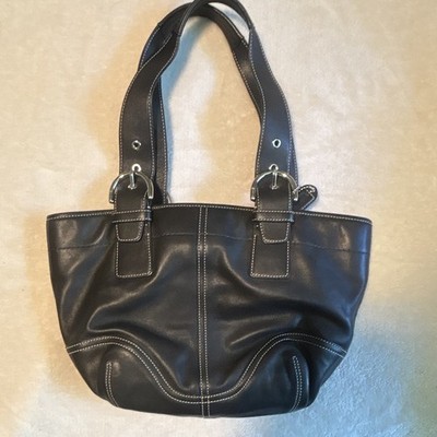 Coach Signature Soho Bag Black Zip Closure Lined Pockets Silver Hardware Charm