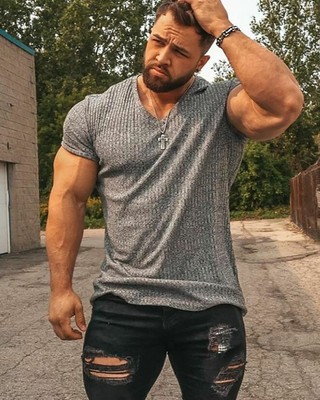 t shirt tight arms