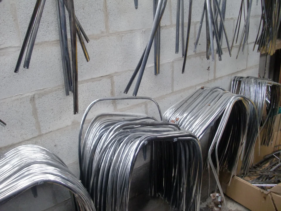 JAGUAR DAIMLER SERIE 1 Y 2 XJ6 XJ12 CUPÉ JUEGO TRASERO DE PANTALLA CROMADOS Y CLIPS Foto 4 de 4