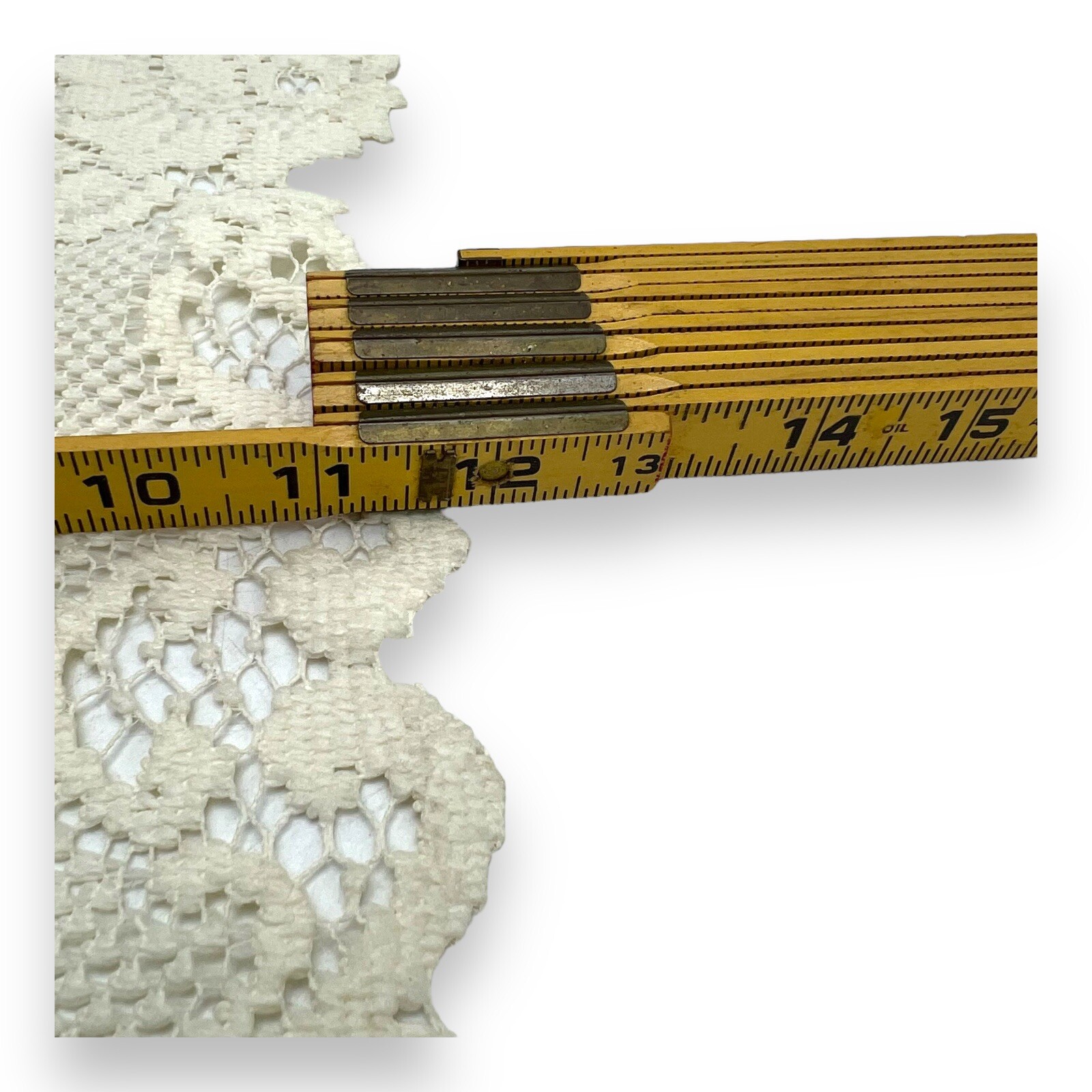 Vintage Heritage Lace Doily Runner Cross Stitch Rose Oval 36” Long 12” Wide New