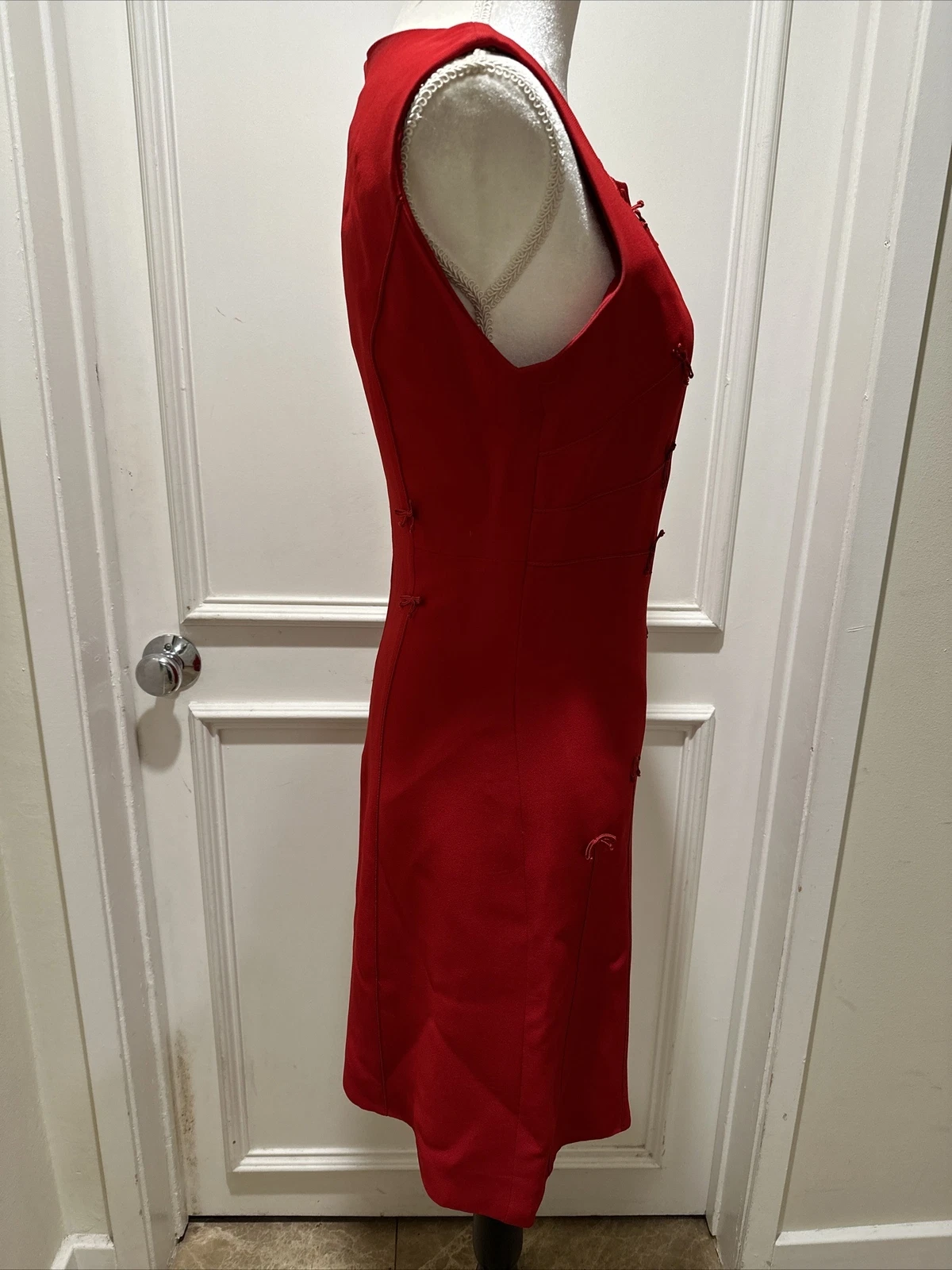 Abito Moschino economico e chic vintage anni '90 cara piccola guaina rossa con fiocchi 8