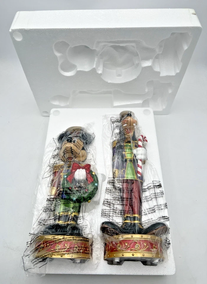 JUEGO CASCANUECES DISNEY MICKEY AND GOOFY CON LUCES Y MÚSICA COSTCO 1487699 Foto 2 de 4