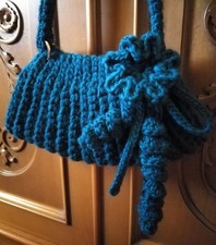 Borsa da spalla 30x15 fatta all'uncinetto in lana e alpaca blu - verde petrolio