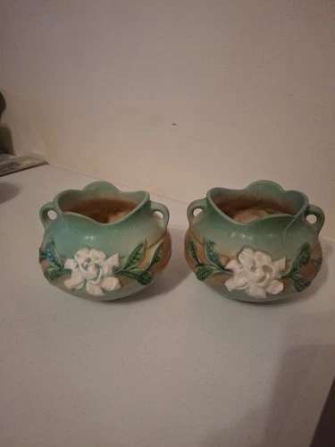 2 Roseville Gardenia Vases 641-5.