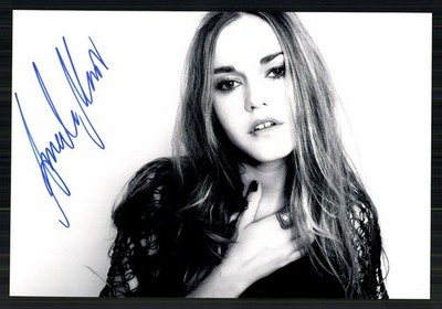 Amanda Mair Schwedische Popsängerin  mit COA Original Signiert # BC G 45721