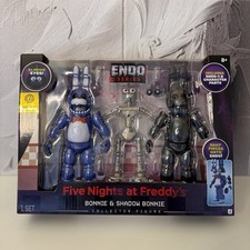 Five Nights at Freddy’s Endo-01 Vault Classic Bonnie and Shadow Bonnie - EN MANO