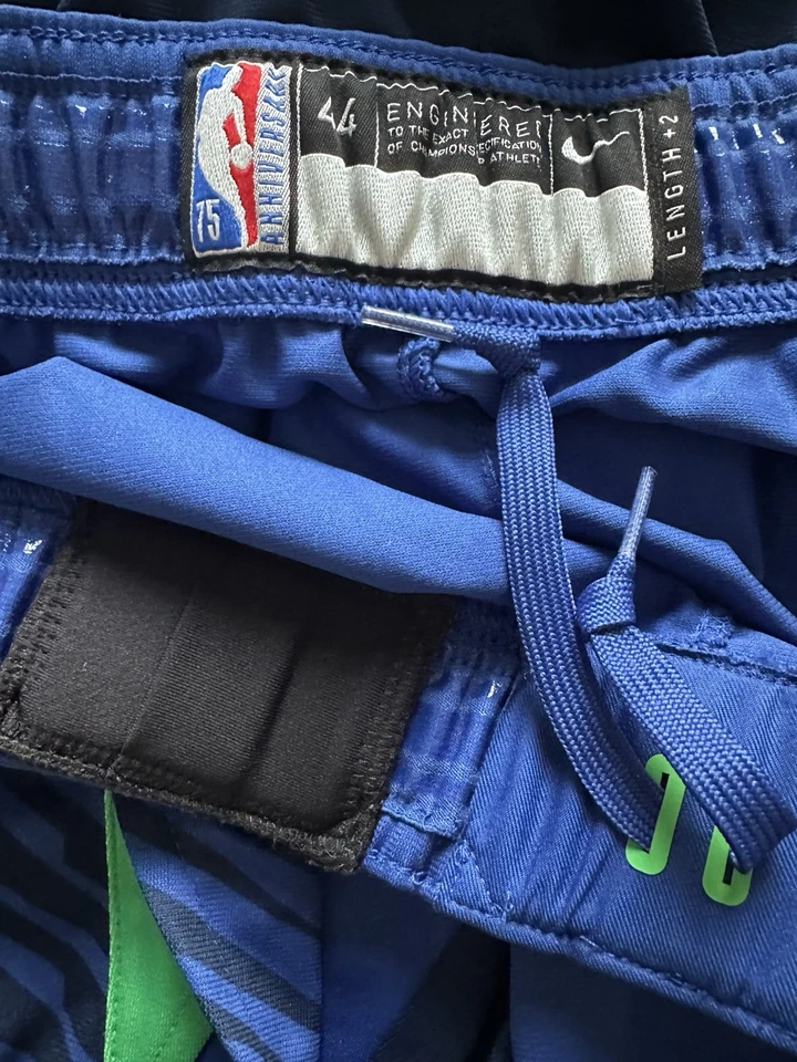 Pantalones Cortos Nike Timberwolves Team Emitidos Auténticos Ciudad 75th Remix Pantalones Cortos 44+2 Foto 4 de 4