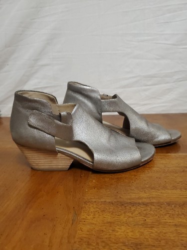 Eileen Fisher Iris Sandal Pewter Silver Cutout Leather Peep Toe Wedge Size 8.5 - Picture 6 of 6