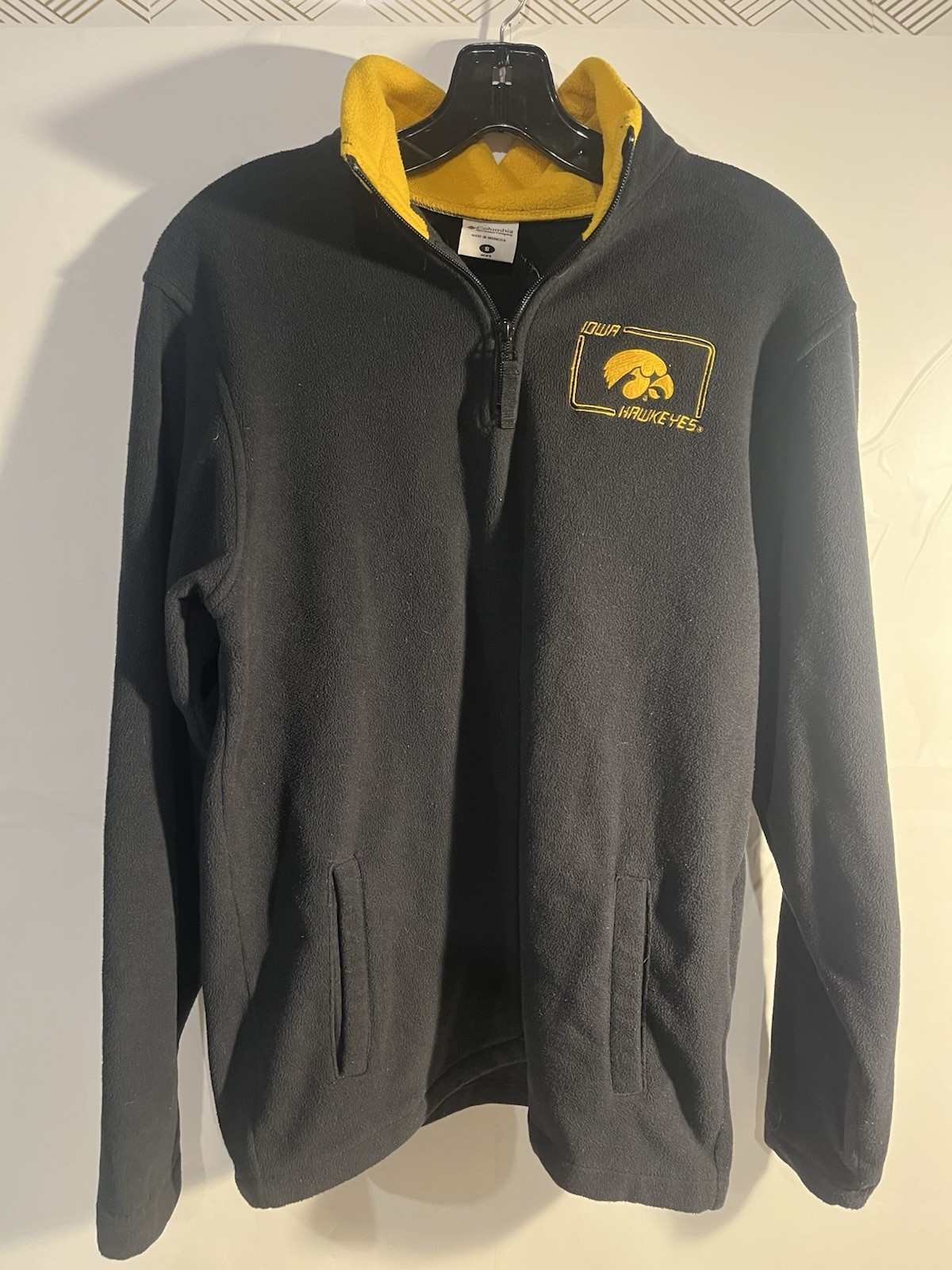 Columbia Iowa Hawkeyes Men's Small Black and Yellow Fleece Jacket Team Apparel