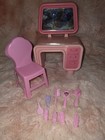 1977 Mattel Barbie Dream House Vanity With Accessories And Chair — photo 1