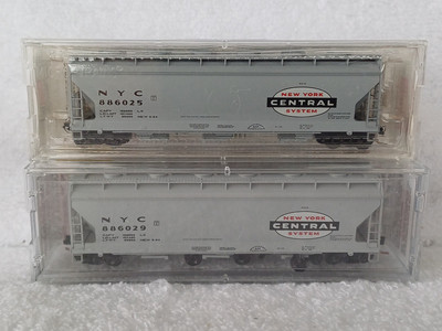 Micro Trains MTL N 93030 3 Bay ACF Centerflow Covered Hopper NYC X 2 Wagons