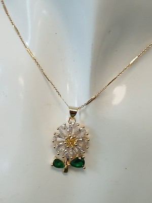 14K Gold Plated Flower Necklace/Cadena De Flor