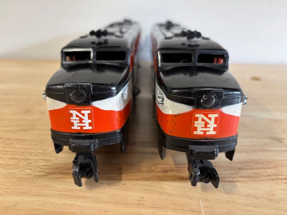 American Flyer S Gauge New Haven Alco PA Diesel Locomotive Pair 494 & 495 - RUNS - Image 3 of 4