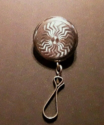 Vintagce McDougall silver pin with retractile 12" chain & hook. Jew Jersey - Picture 2 of 4