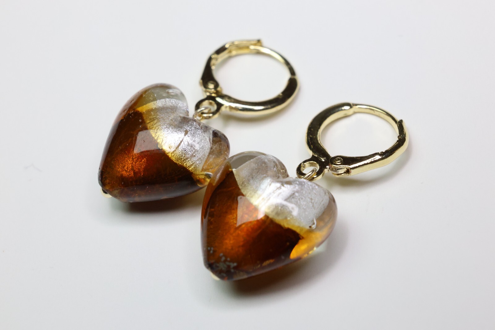 Boucles d'oreilles créoles coeur en pâte de verre artisanale style 1969