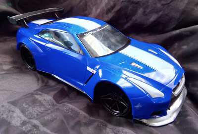 Nissan GT-R R35 (2009) 1/18 ミニカー Jada 2009 Nissan GT-R R35 W/Lights & Brian Figure Fast